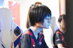 开云体育app-DFM险胜GEN,JackeyLove打出惊人五杀八强赛2:0(釜山)