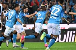 开云下载-关于佛罗伦萨主场险胜,挣扎取胜保级希望的信息