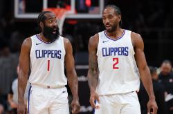 开云体育-关于快船完胜鹈鹕，福克斯一己之力扛起全队的信息