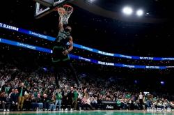 开云下载-包含美国男篮碾压凯尔特人B队,福克斯高光表现的词条