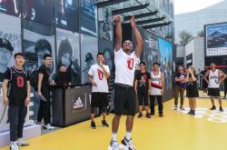 开云体育-上海队轻取广州队，利拉德状态火热