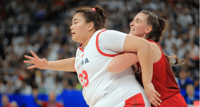 波兰女足逆袭摩洛哥，晋级热身赛决赛