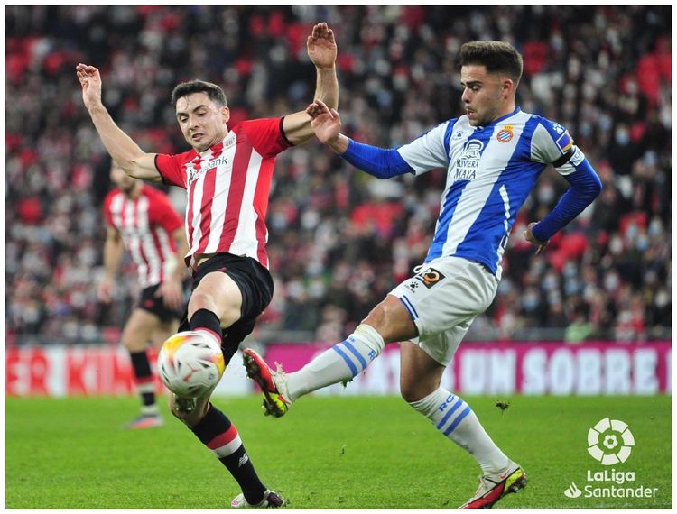 沙尔克04遭遇连败,陷入保级泥潭 沙尔克04遭遇连败,陷入保级泥潭