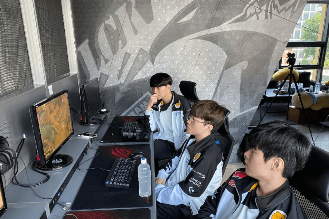 TSM轻取TL，Tarzan操刀奇招英雄翻盘八强赛3:0（东京）