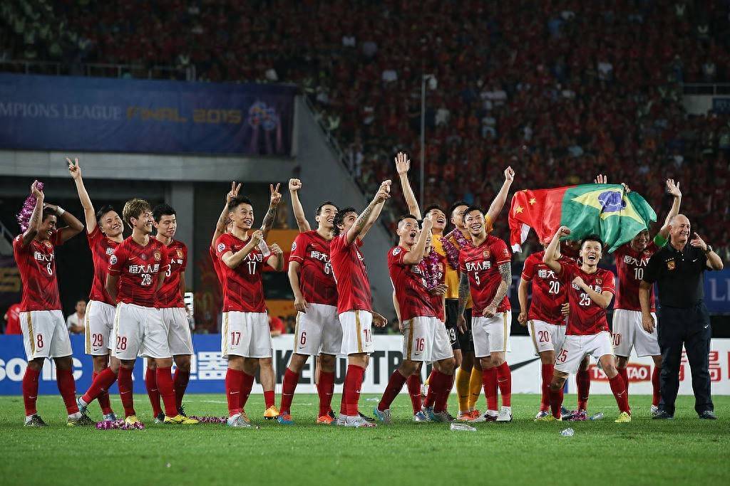 重要赛场上球队取得压倒性胜利，实力惊人