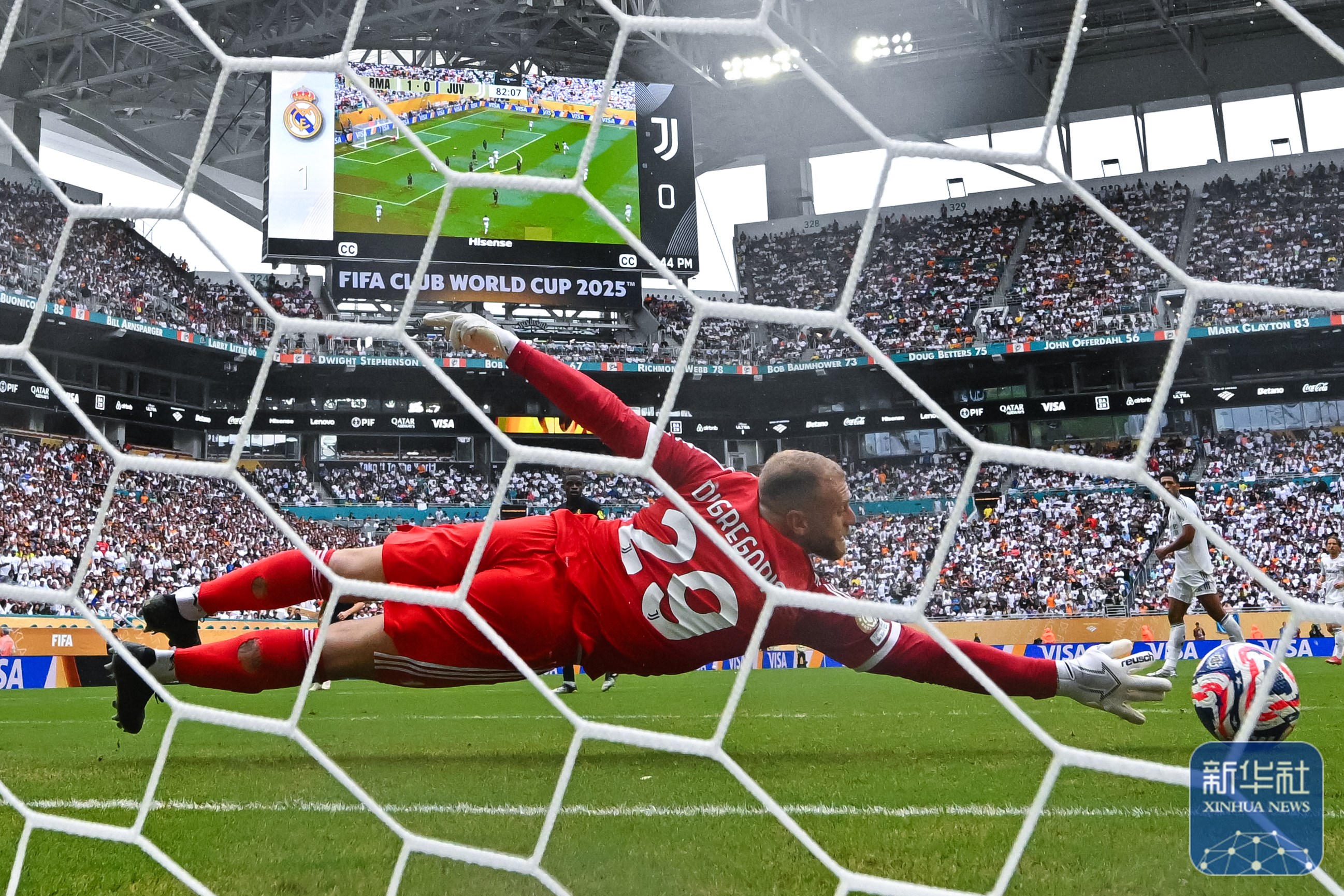 皇家马德里喜获胜利,小组赛取得突破 皇家马德里喜获胜利,小组赛取得突破