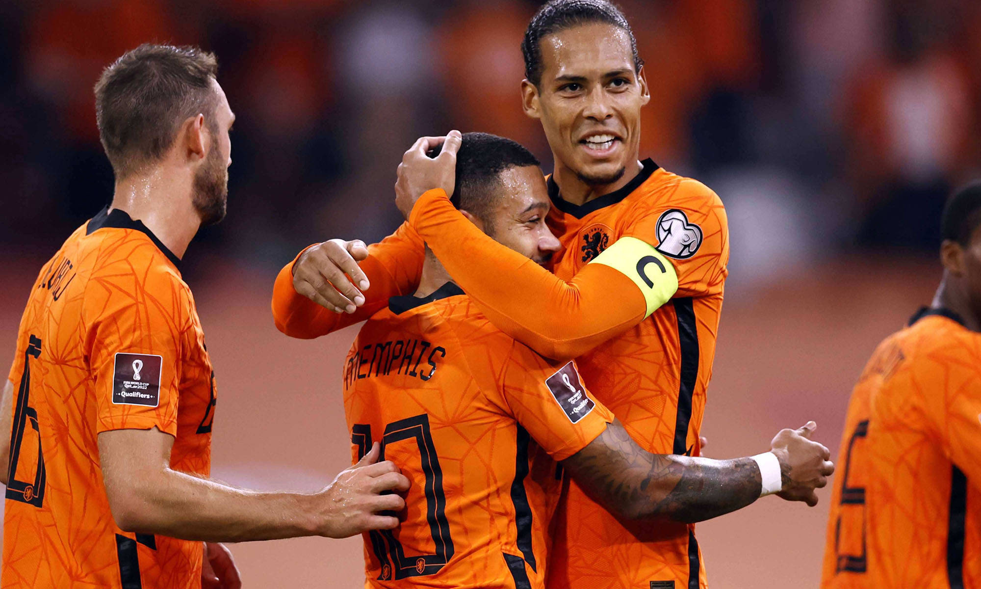 除了足球：重要新闻放大焦点的简单介绍