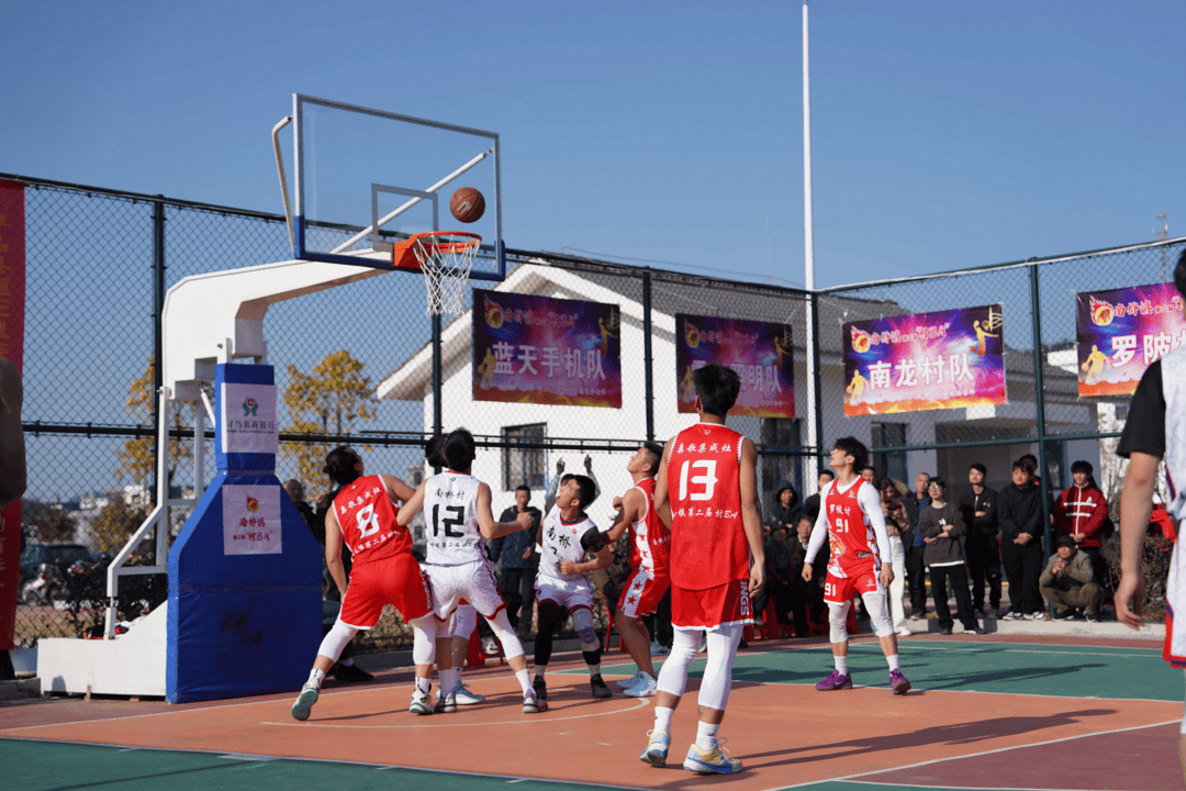 篮球赛事精彩绝伦，经典纷呈