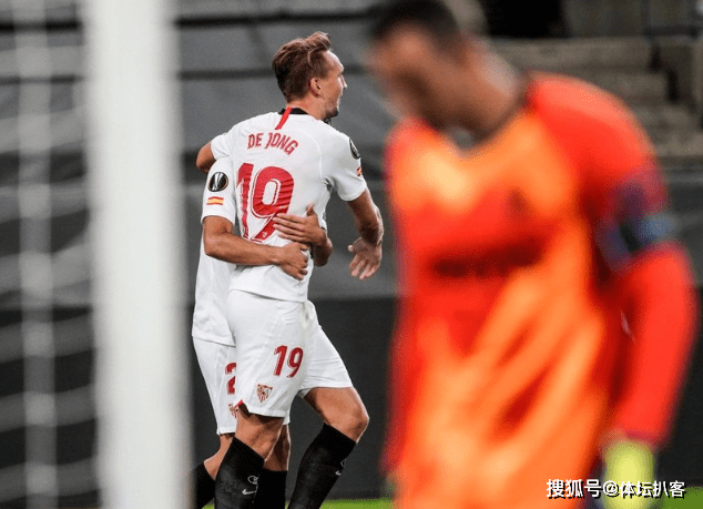 豪门对决!S赛上演世纪大战的简单介绍 豪门对决!S赛上演世纪大战的简单介绍