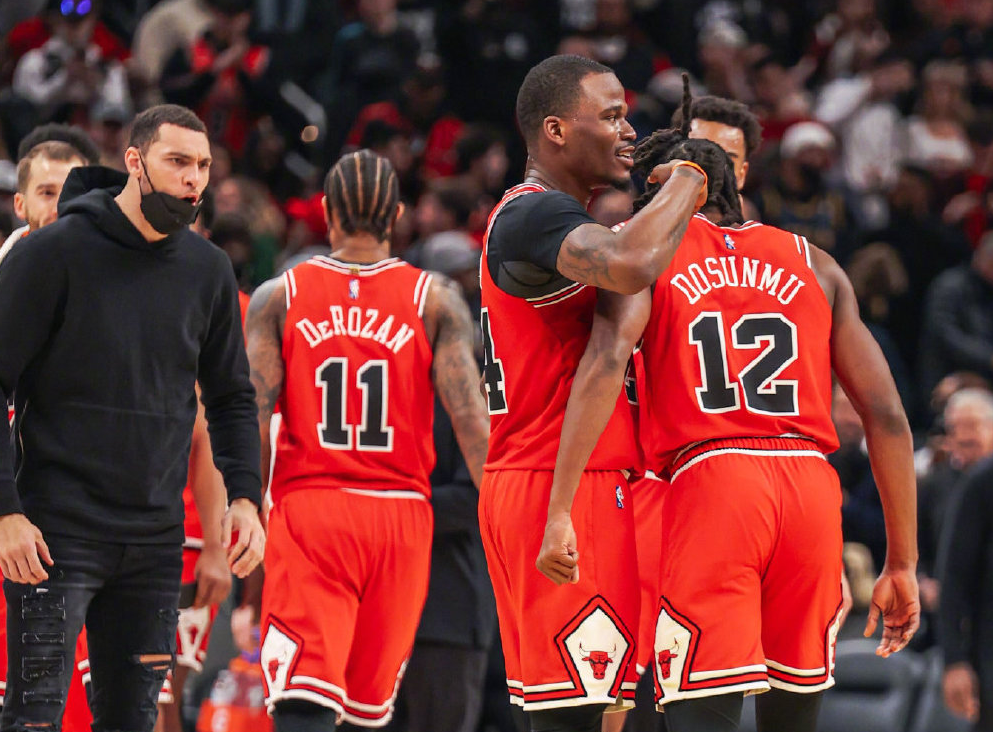 福建队完胜热火,福克斯统治全场 福建队完胜热火,福克斯统治全场